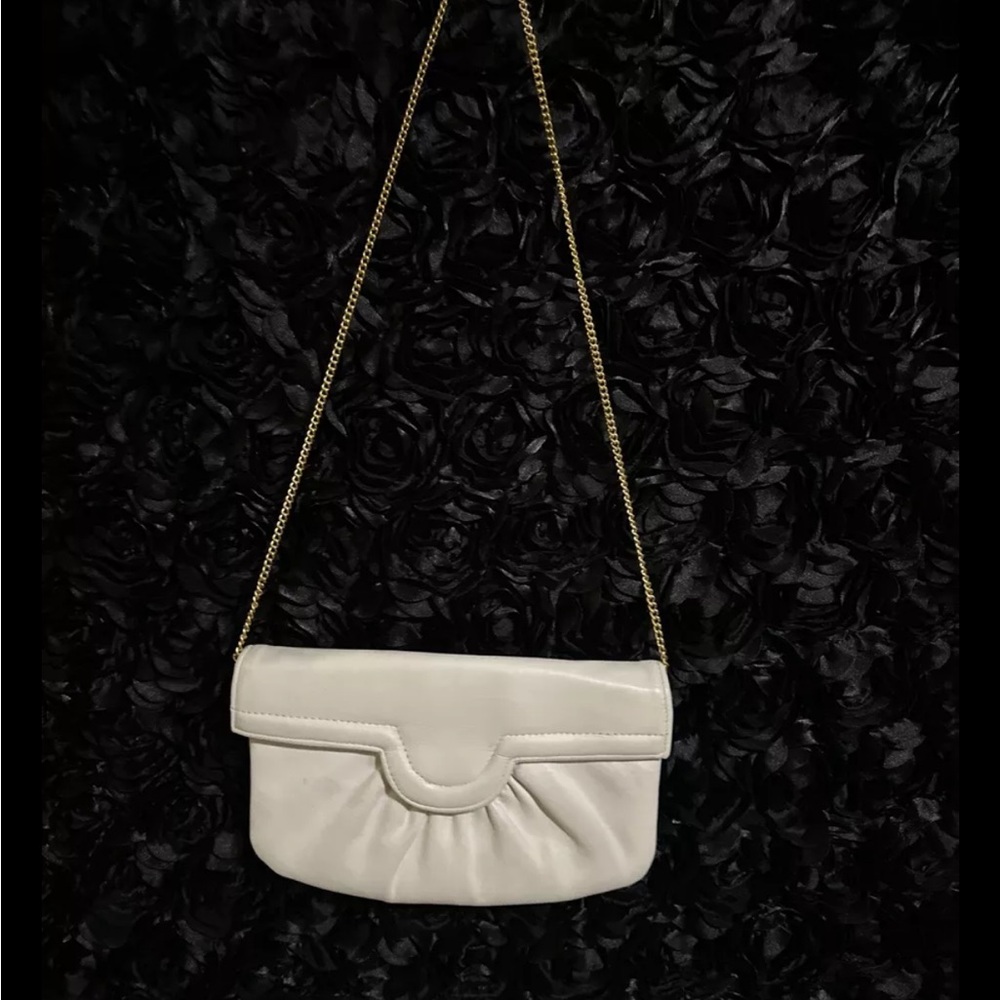 Ande Vintage Elegant White Clutch with Gold Chain